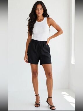 Black Women’s Linen Blend Shorts - Size L